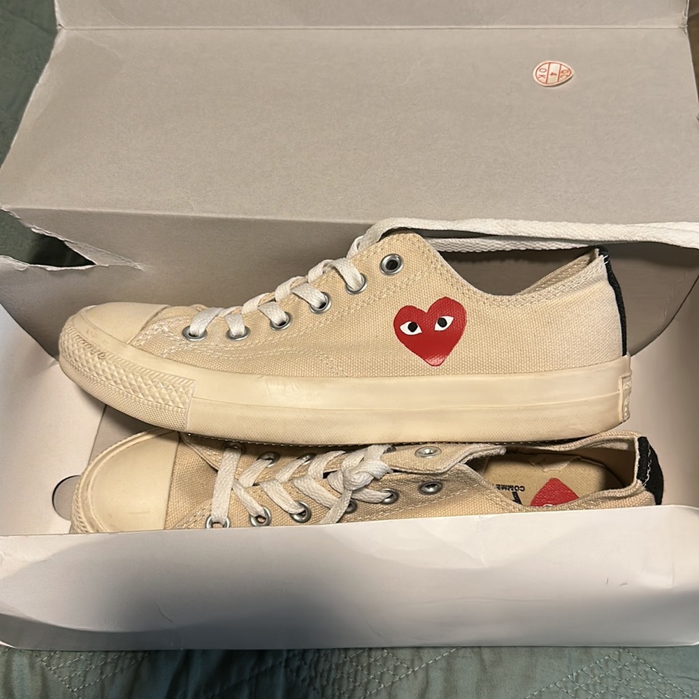 Comme des garçons Converse. Low-top, size 6 men’s, 8 women’s.